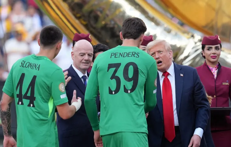 Kur&scaron;lus na pozornici zbog Trumpa: Igrači gledali u čudu, a Infantino ga nagradio vrijednim poklonom