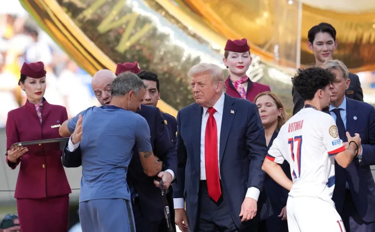 Kur&scaron;lus na pozornici zbog Trumpa: Igrači gledali u čudu, a Infantino ga nagradio vrijednim poklonom