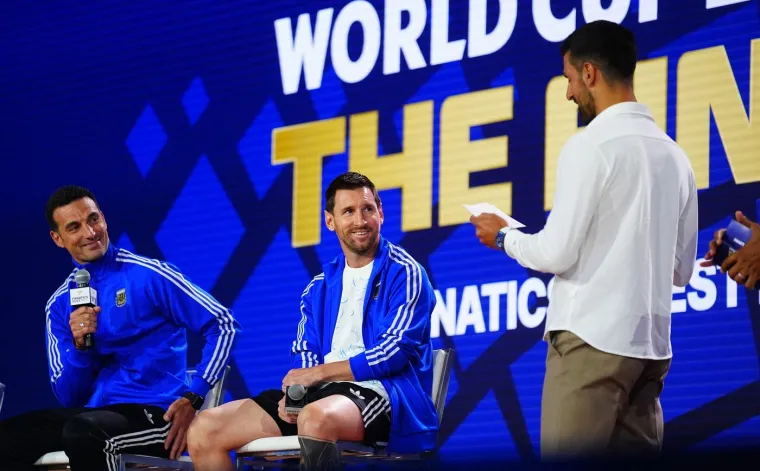 Messi je do&scaron;ao, a legende su stajale u redu: Brady, Đoković i Durant tražili fotografiju s njim