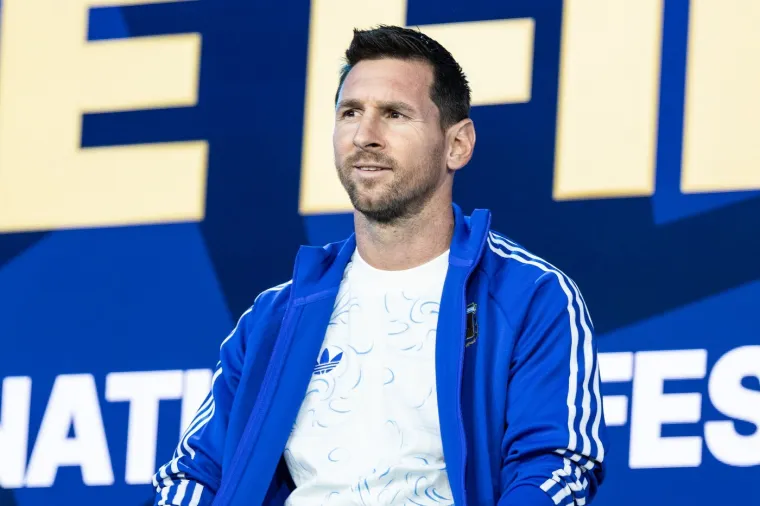 Messi je do&scaron;ao, a legende su stajale u redu: Brady, Đoković i Durant tražili fotografiju s njim