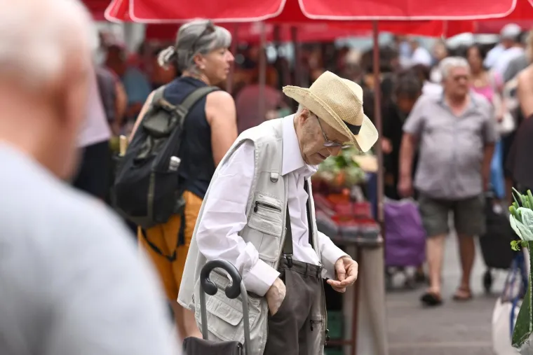 Provjerili smo subotnje cijene na Dolcu: Evo koliko ko&scaron;taju tre&scaron;nje, marelice i lički krumpir