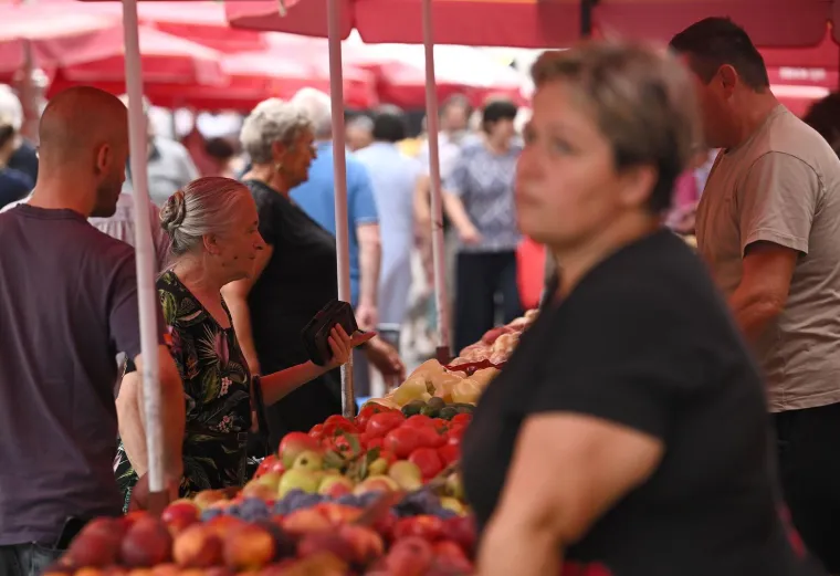 Provjerili smo subotnje cijene na Dolcu: Evo koliko ko&scaron;taju tre&scaron;nje, marelice i lički krumpir