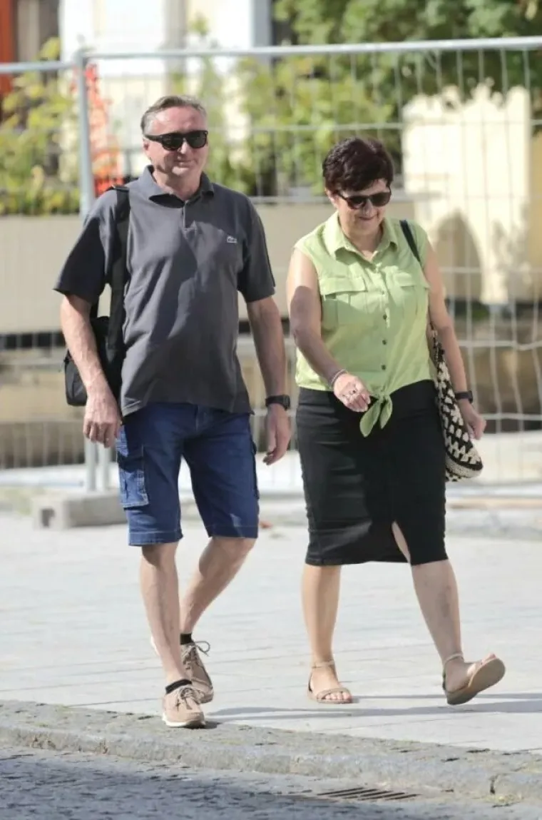 Atraktivna plavu&scaron;a u zebrastoj haljini zasjenila sve na &scaron;pici