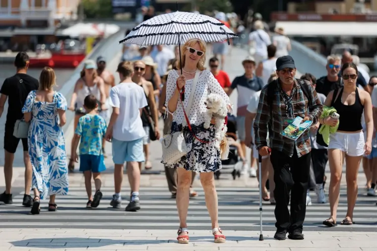 Nećete moći skinuti pogled: Zanosne ljepotice pretvorile Zadar u modnu pistu