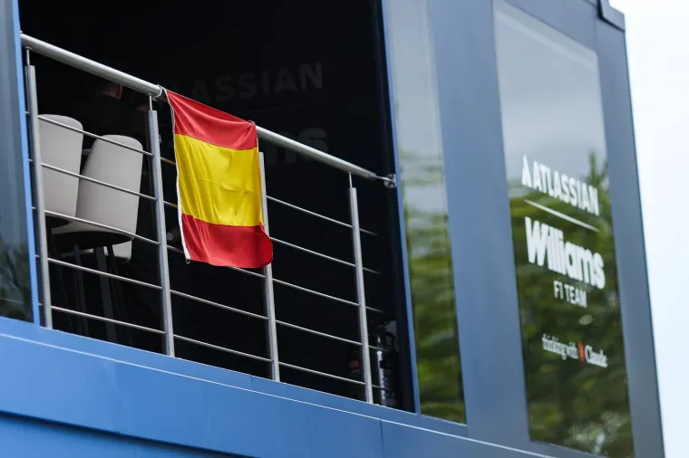 F1 bruji o finalu SP-a: Momci stigli u dresovima, Alonso već zna gdje će biti nakon utrke