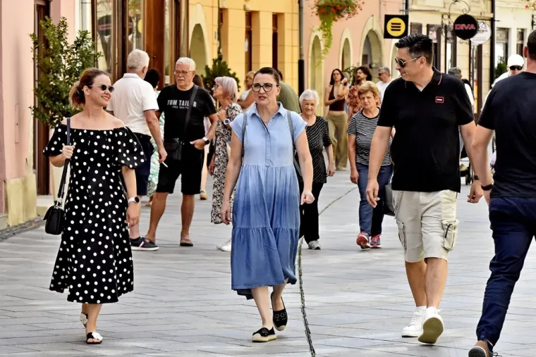 Nitko nije ostao imun na ove dame: Plavu&scaron;a i crnka ukrale show na varaždinskoj &scaron;pici