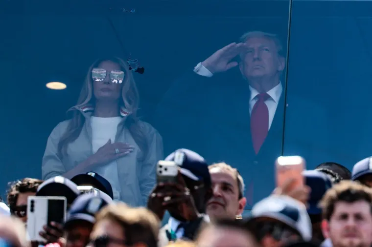 Trump je isto na finalu SP-a - jedva da se vidi. Melania je s njim, a evo tko im pravi dru&scaron;tvo