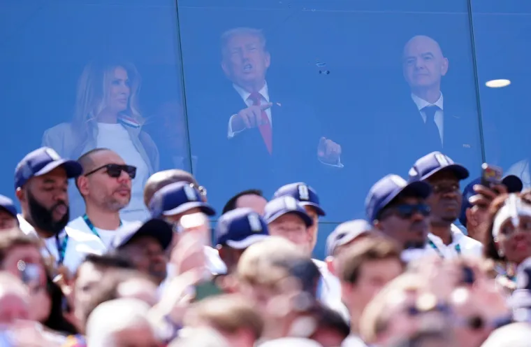 Trump je isto na finalu SP-a - jedva da se vidi. Melania je s njim, a evo tko im pravi dru&scaron;tvo