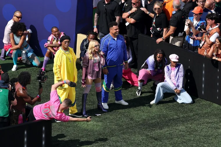 Poluvrijeme koje je zasjenilo utakmicu? Pogledajte kakav su show priredile Madonna i ekipa