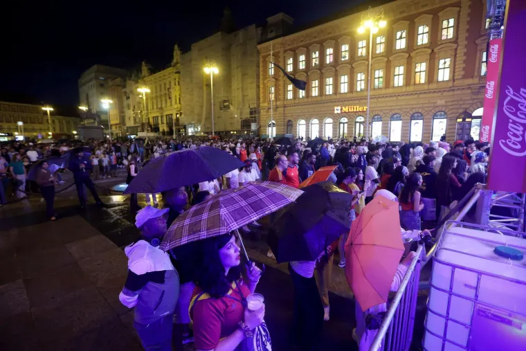 Niti ki&scaron;a nije pokvarila nogometni spektakl: Evo kako je Zagreb ispratio veliko finale