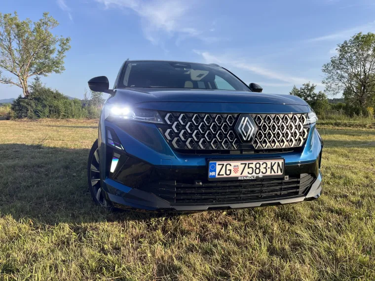 Ovaj obiteljski SUV privlači poglede, &scaron;tedi gorivo i vozi odlično &ndash; ali postoji kvaka