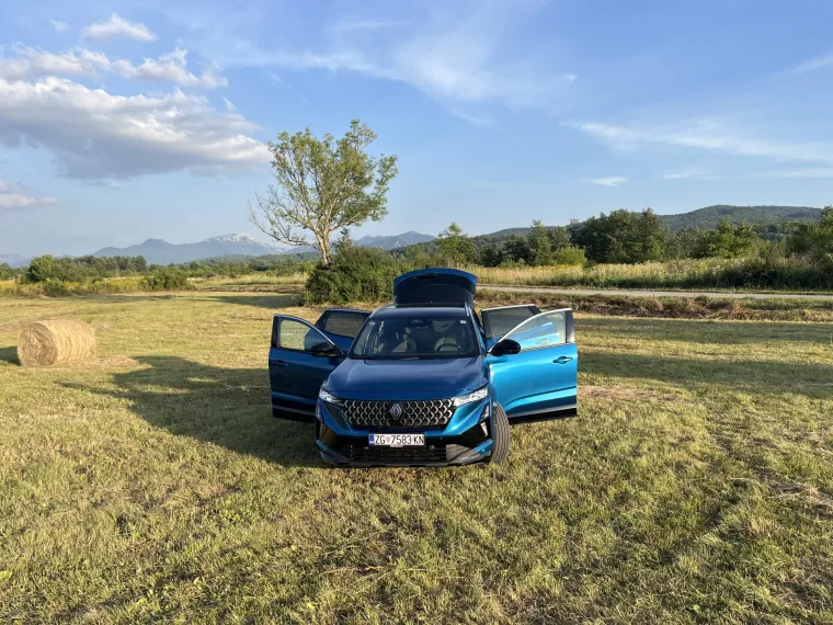 Ovaj obiteljski SUV privlači poglede, &scaron;tedi gorivo i vozi odlično &ndash; ali postoji kvaka