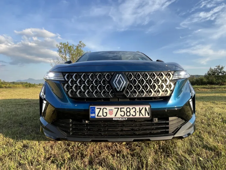 Ovaj obiteljski SUV privlači poglede, &scaron;tedi gorivo i vozi odlično &ndash; ali postoji kvaka