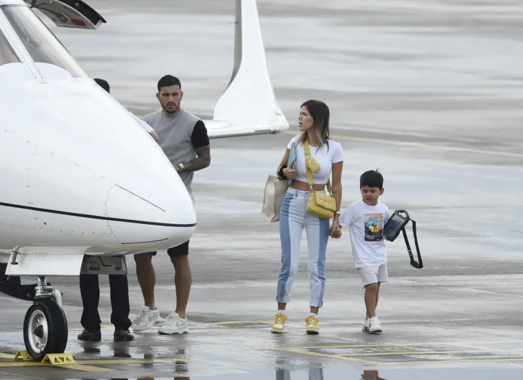 Nakon kaosa žele vidjeti Paredesovu suprugu: Atraktivna Camila oduzima dah