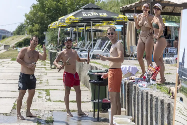 Vrući vikend, jo&scaron; vruća atmosfera: Zgodne legice u badićima okupirale Kopiku