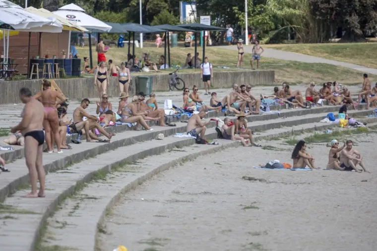Vrući vikend, jo&scaron; vruća atmosfera: Zgodne legice u badićima okupirale Kopiku
