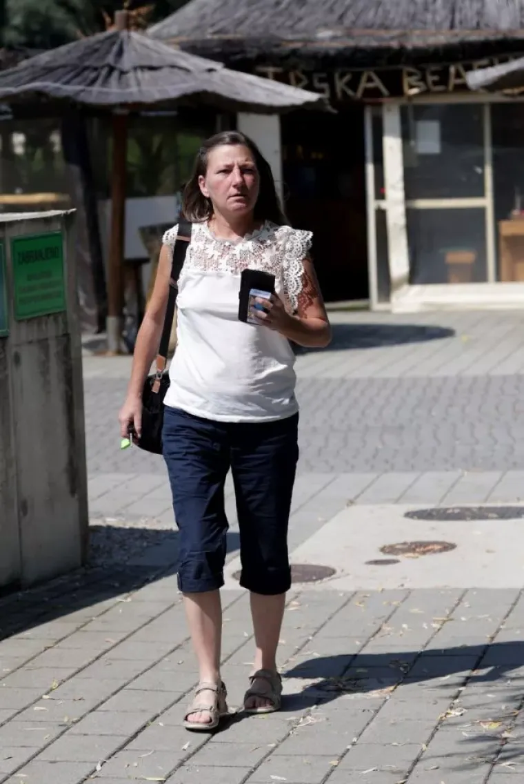 Tko je sve uživao uz Muru? Plavu&scaron;a u cvjetnoj haljini posebno je privukla pažnju prolaznika