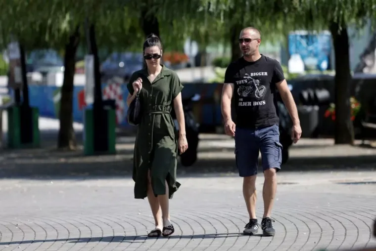 Tko je sve uživao uz Muru? Plavu&scaron;a u cvjetnoj haljini posebno je privukla pažnju prolaznika