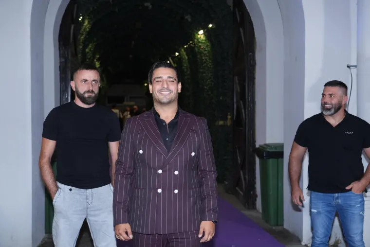 Silikoni, tetovaže i ultra kratke haljine: Srpske starlete tulumarile na zavr&scaron;nom partyju Zadruge