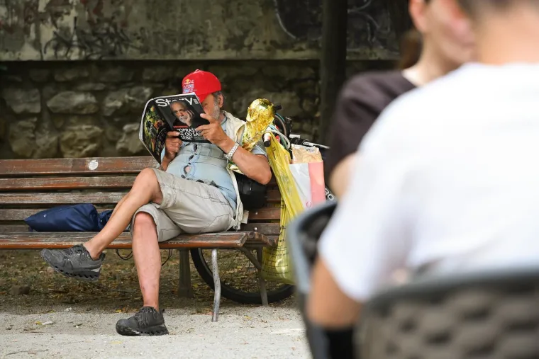 Olmo, jesi to ti? I &scaron;to radi&scaron; u Zagrebu? Pehar svjetskih prvaka neočekivano osvanuo u centru grada
