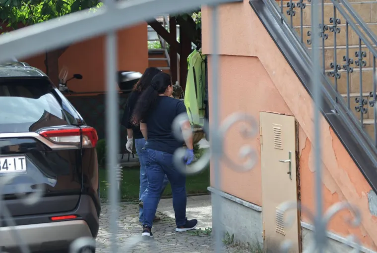 Lisice skriva majicom: Pogledajte dovođenje uhićenog direktora HOO-a na ispitivanje