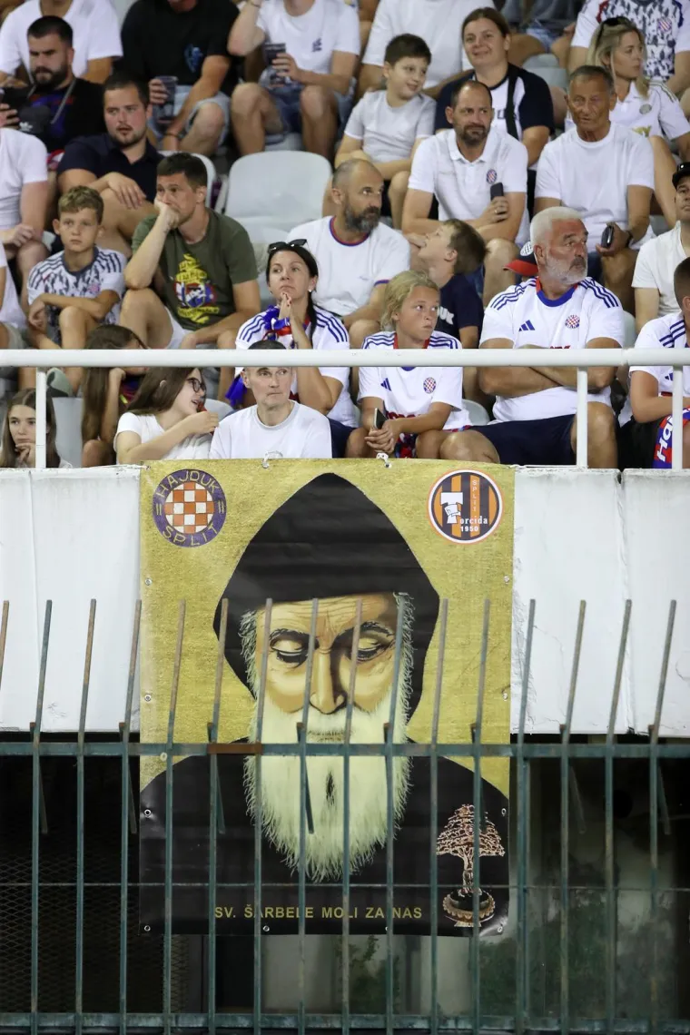 Sjajna koreografija i užareno grotlo Poljuda: Pogledajte kako je izgledala ta divna splitska noć