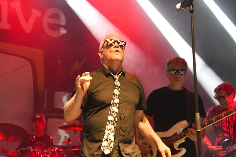 Nisu ih zaustavili ni pljuskovi: Pogledajte atmosferu s prve večeri RockLive Festivala