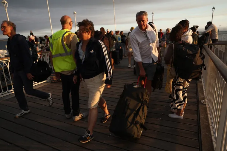 Apokaliptične slike iz popularnog turističkog odredi&scaron;ta: Hrvatski kanader stiže u pomoć