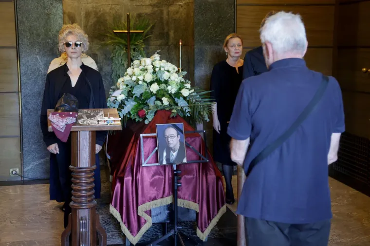 Posljednji pozdrav legendarnom Mazalu: Brojne zvijezde oprostile se od Damira &Scaron;abana