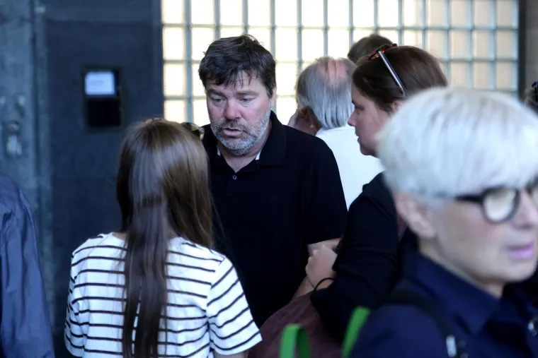 Posljednji pozdrav legendarnom Mazalu: Brojne zvijezde oprostile se od Damira &Scaron;abana