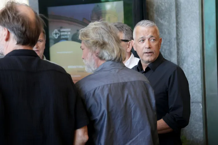 Posljednji pozdrav legendarnom Mazalu: Brojne zvijezde oprostile se od Damira &Scaron;abana