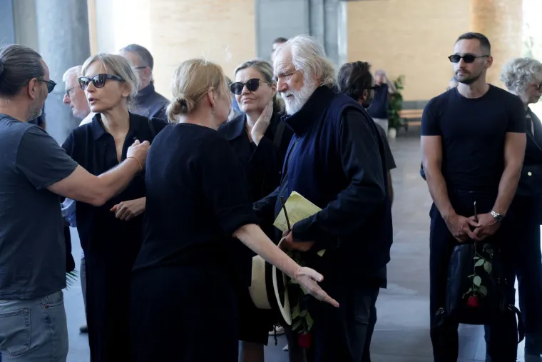 Posljednji pozdrav legendarnom Mazalu: Brojne zvijezde oprostile se od Damira &Scaron;abana
