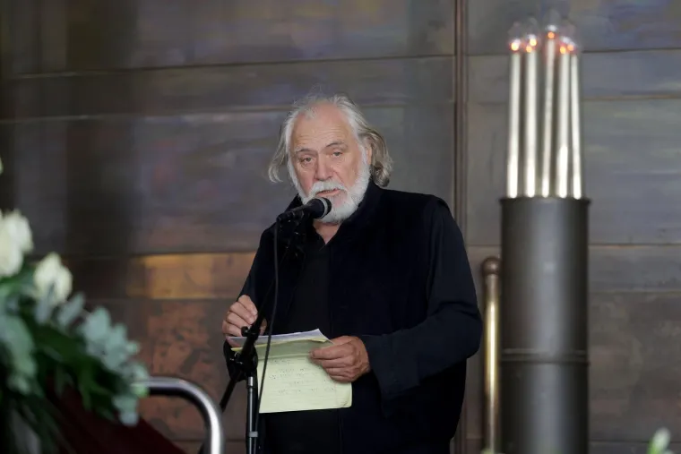 Posljednji pozdrav legendarnom Mazalu: Brojne zvijezde oprostile se od Damira &Scaron;abana
