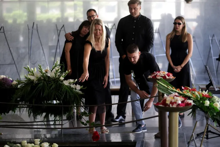 Posljednji pozdrav legendarnom Mazalu: Brojne zvijezde oprostile se od Damira &Scaron;abana