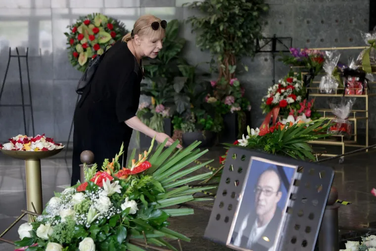 Posljednji pozdrav legendarnom Mazalu: Brojne zvijezde oprostile se od Damira &Scaron;abana