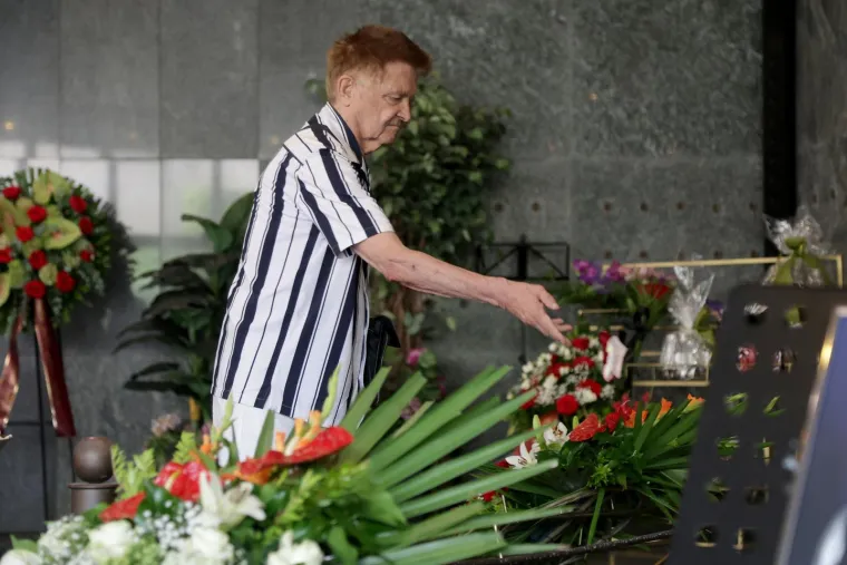 Posljednji pozdrav legendarnom Mazalu: Brojne zvijezde oprostile se od Damira &Scaron;abana