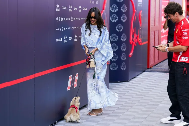 F1 fanovi povećavali svaku fotografiju Alexandre Leclerc, a najluđi već imaju teorije zavjere