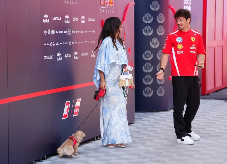 F1 fanovi povećavali svaku fotografiju Alexandre Leclerc, a najluđi već imaju teorije zavjere