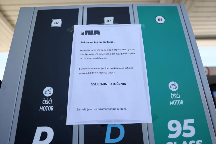 Neugodne obavijesti dočekale vozače na pumpama: 'Ograničeno točenje do daljnjega'