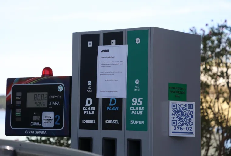 Neugodne obavijesti dočekale vozače na pumpama: 'Ograničeno točenje do daljnjega'