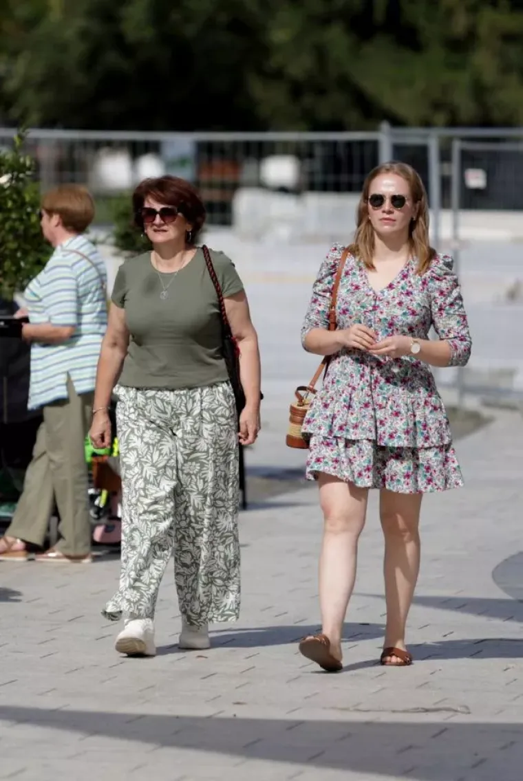 Svi su primijetili kovrčavu plavu&scaron;u na &scaron;pici, a razlog će vam biti jasan čim vidite fotografiju