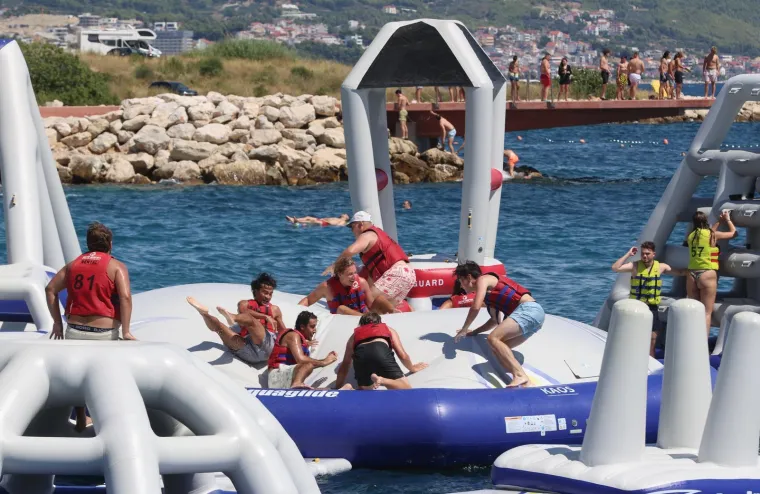 Žnjan nikad puniji: Bikini izdanja, odbojka i sunčanje obilježili su vrući srpanjski dan