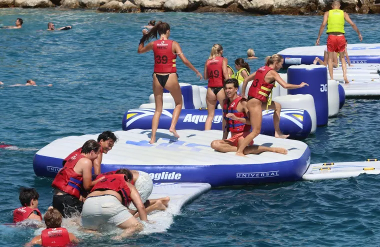 Žnjan nikad puniji: Bikini izdanja, odbojka i sunčanje obilježili su vrući srpanjski dan