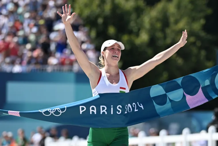 Norris je osvojio pole, ali svi su gledali nju: Prelijepa olimpijka ukrala pozornost u Mađarskoj