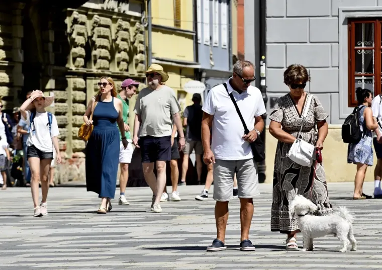 Bijela je dominirala varaždinskom &scaron;picom, no jedna brineta odvažila se na crno i odu&scaron;evila