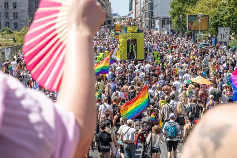 Berlin u duginim bojama, &scaron;arena povorka poslala poruku na ulicama: 'Nećemo utihnuti'