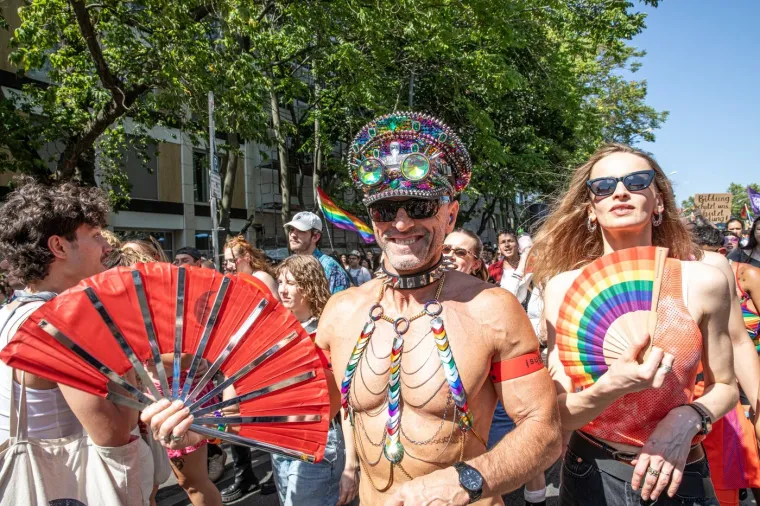 Berlin u duginim bojama, &scaron;arena povorka poslala poruku na ulicama: 'Nećemo utihnuti'