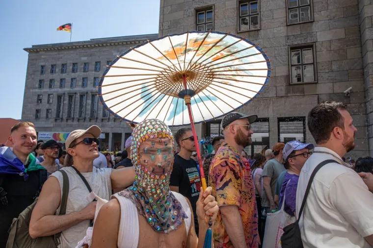 Berlin u duginim bojama, &scaron;arena povorka poslala poruku na ulicama: 'Nećemo utihnuti'