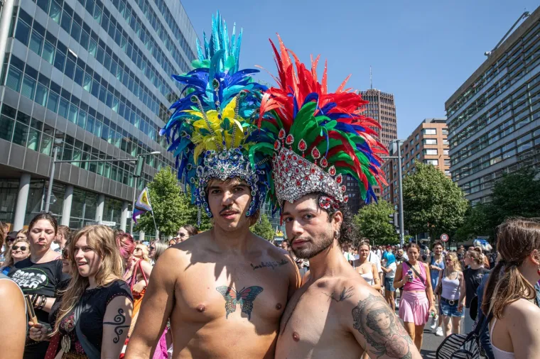 Berlin u duginim bojama, &scaron;arena povorka poslala poruku na ulicama: 'Nećemo utihnuti'