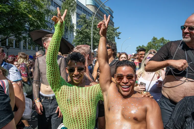 Berlin u duginim bojama, &scaron;arena povorka poslala poruku na ulicama: 'Nećemo utihnuti'